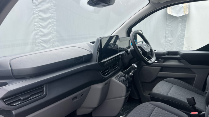 Ford Transit Custom 320 L1 Diesel Fwd 2.0 EcoBlue 150ps H1 Double Cab Van Limited - Image 9